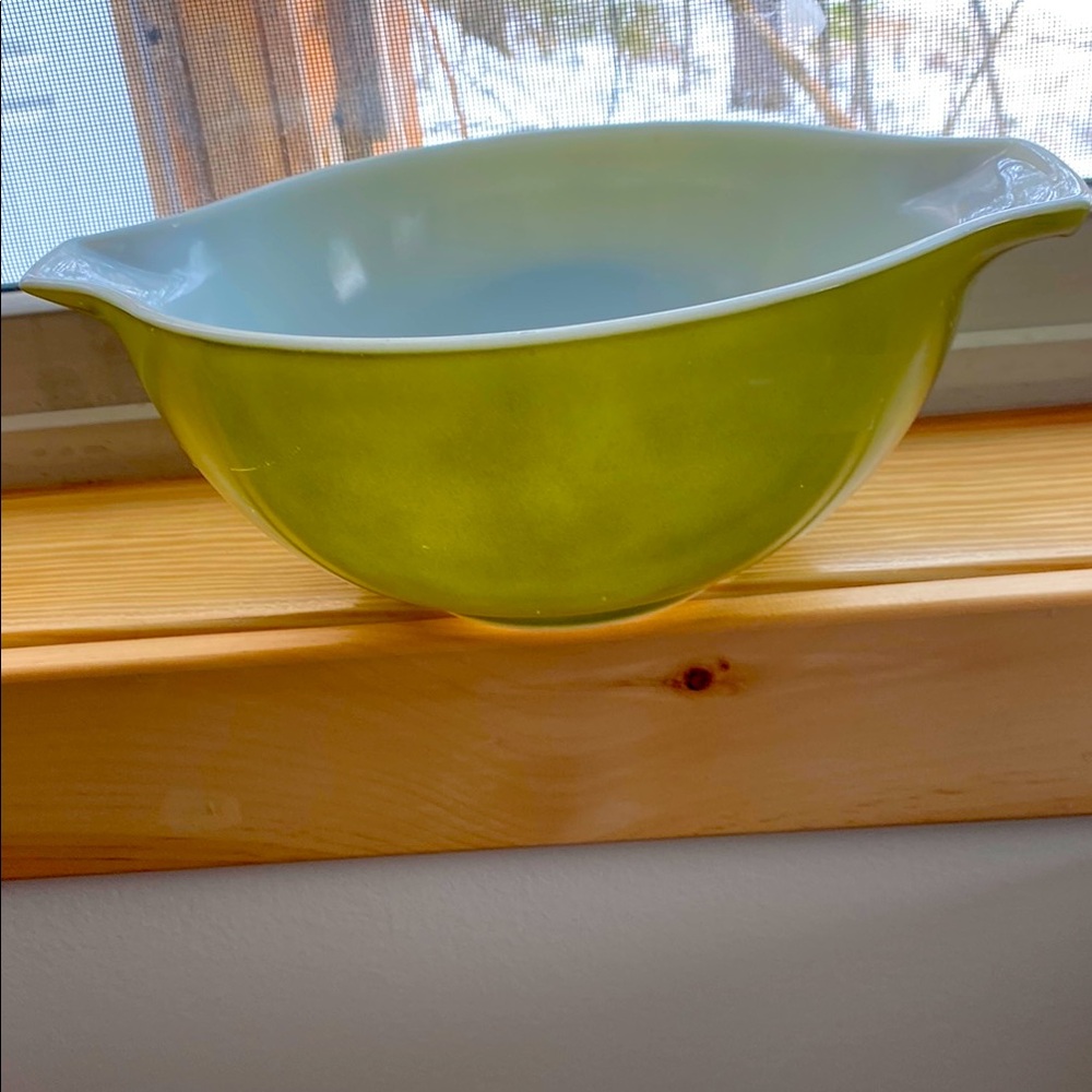 Vintage Green Mixing Bowl (pyrex)